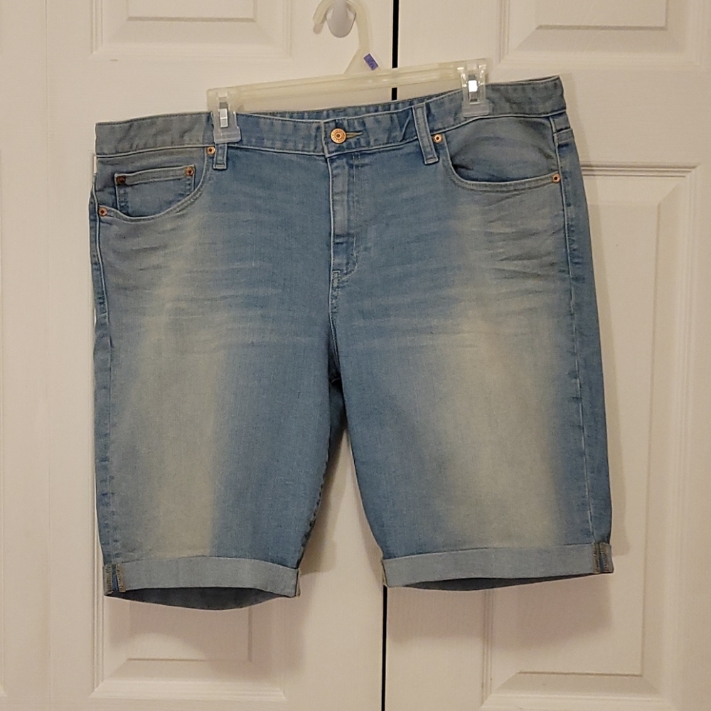 GAP Skinny Bermuda 34 jean shorts